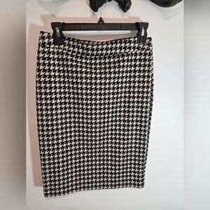 Elle Black and White Houndstooth Pencil Skirt